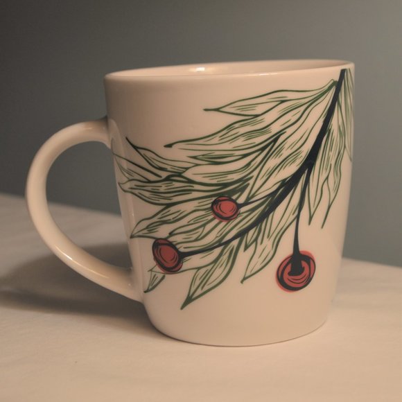 2020 Starbucks holiday 12oz mug with berries like new - Picture 2 of 7